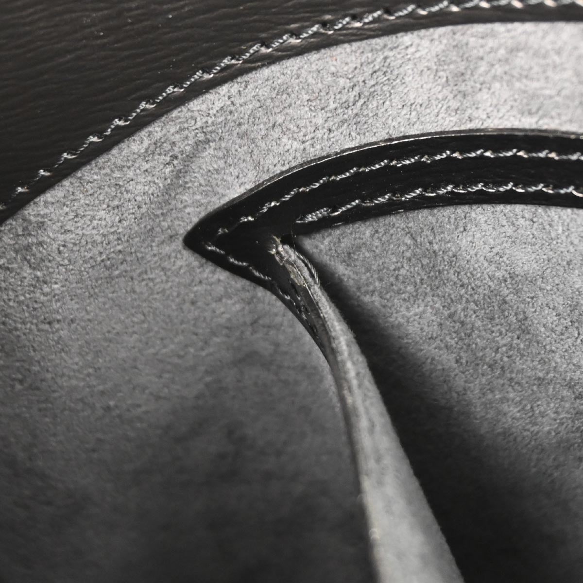 Louis Vuitton Black Epi Cluny Shoulder Bag M52252