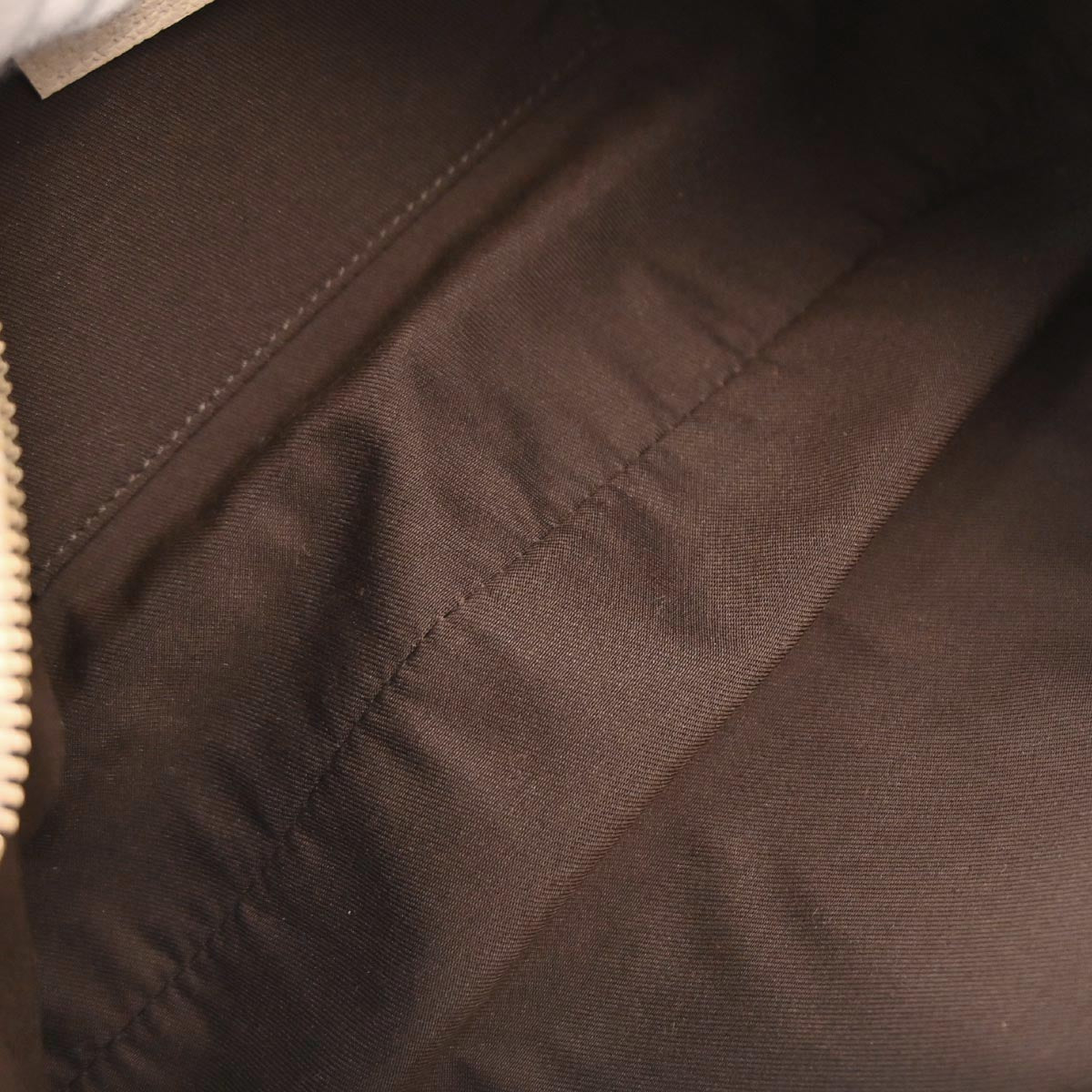 Gucci Ivory Beige Abbey D-ring GG Handbag