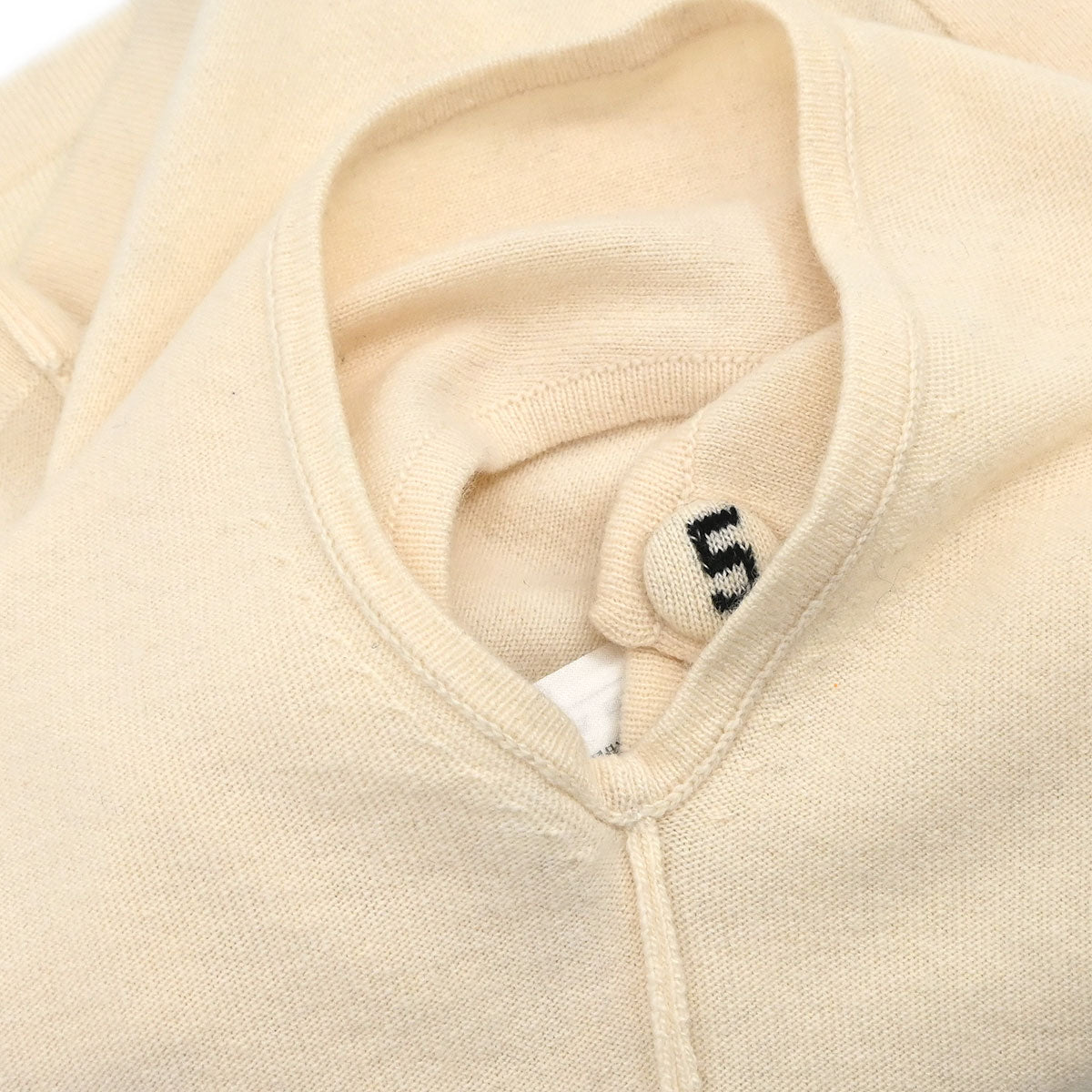 Chanel 2002 Sleeveless Knit Top Ivory #38