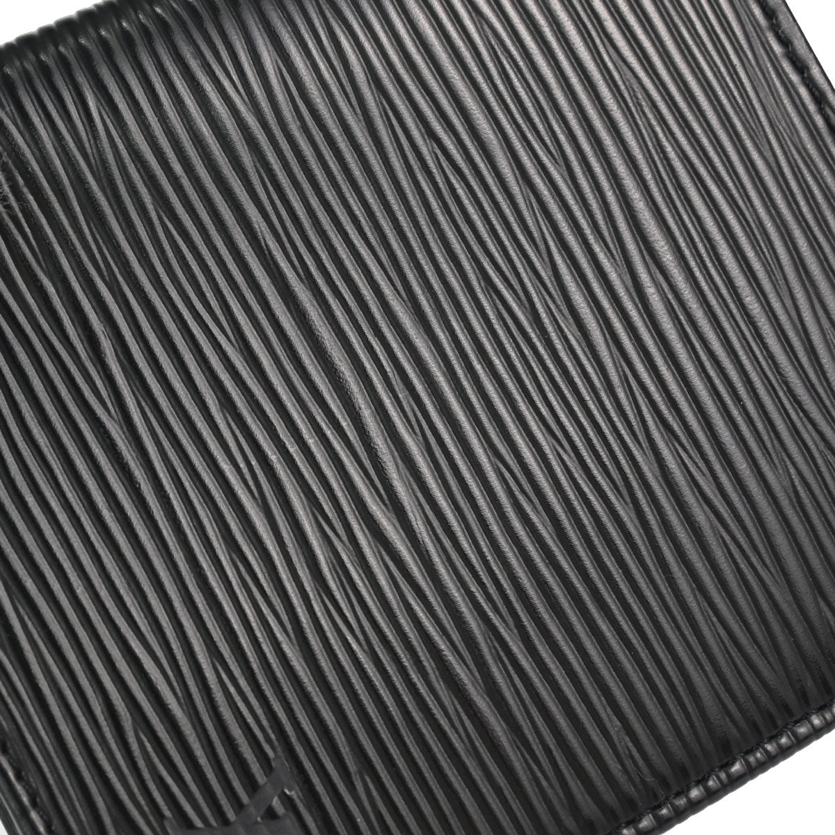 Louis Vuitton Black Porte Billets 6 Cartes Credit Wallet M63312
