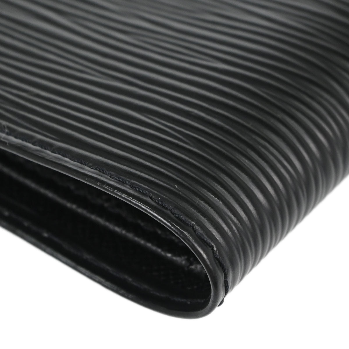 Louis Vuitton Black Porte Billets 6 Cartes Credit Wallet M63312