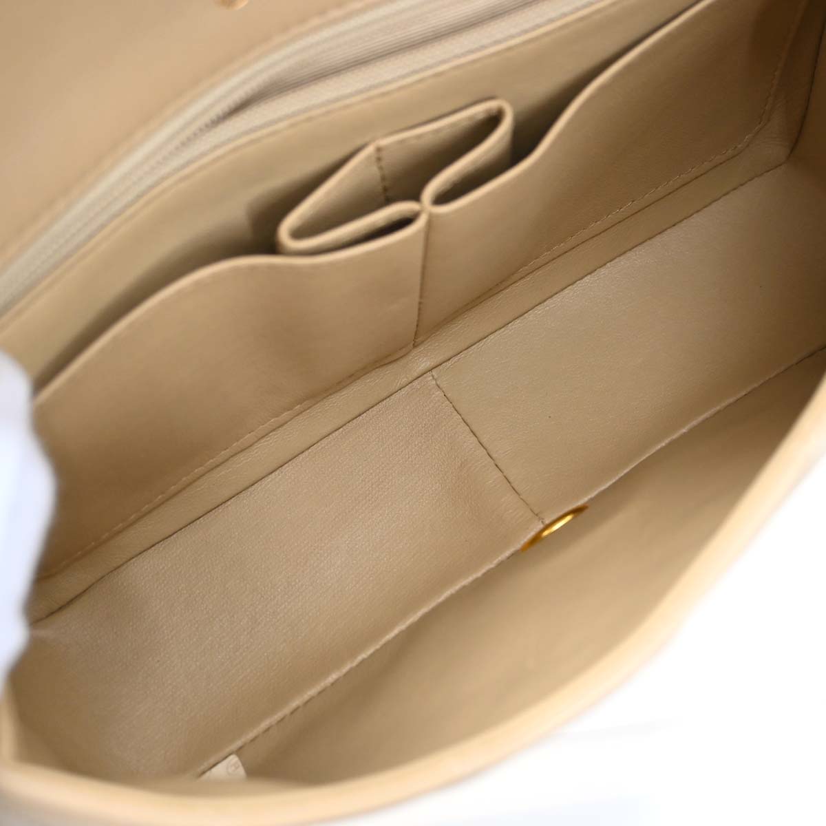 Chanel 1989-1991 Beige Lambskin Turnlock Small Full Flap Shoulder Bag