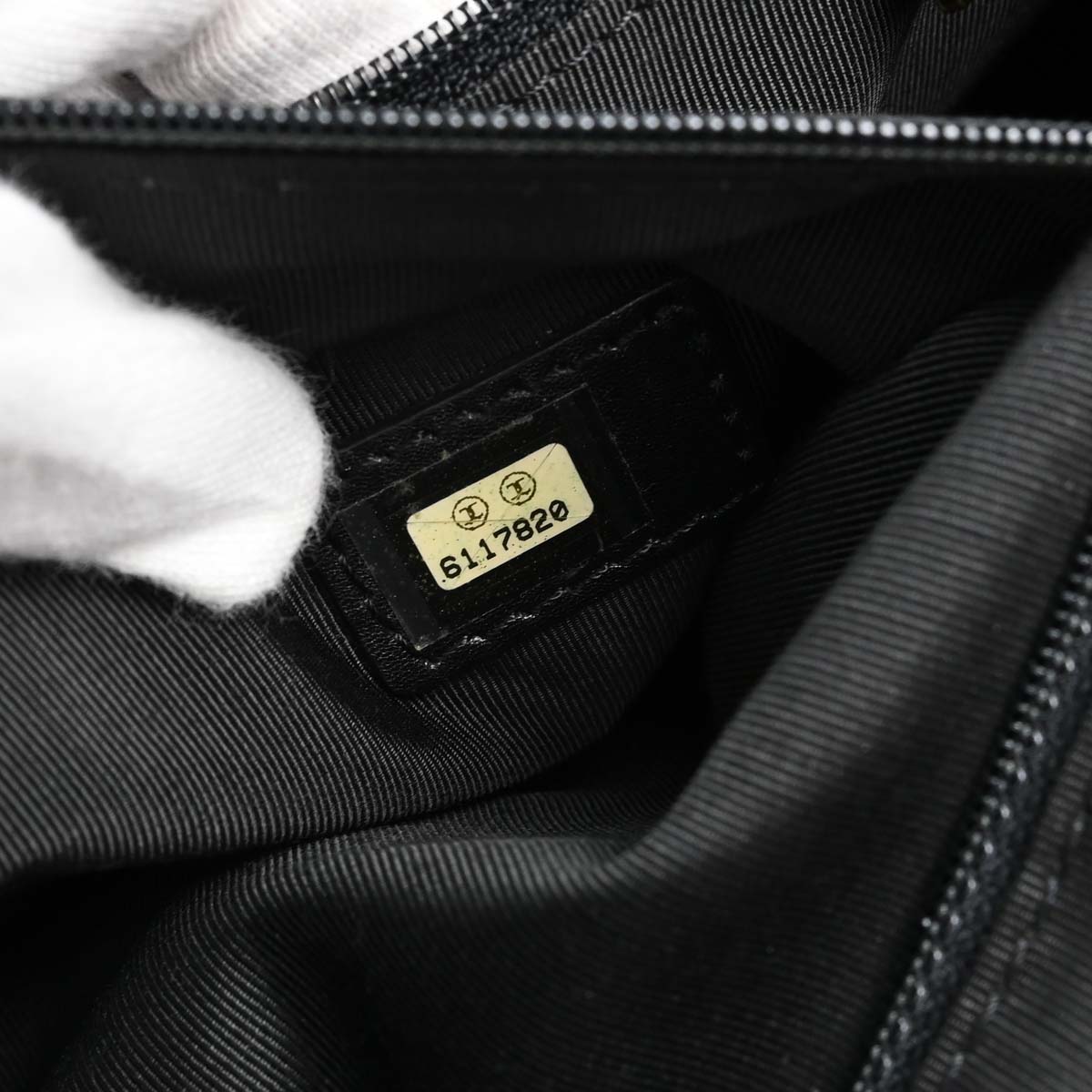 Chanel 2000-2001 Black Caviar Skin Tote Handbag