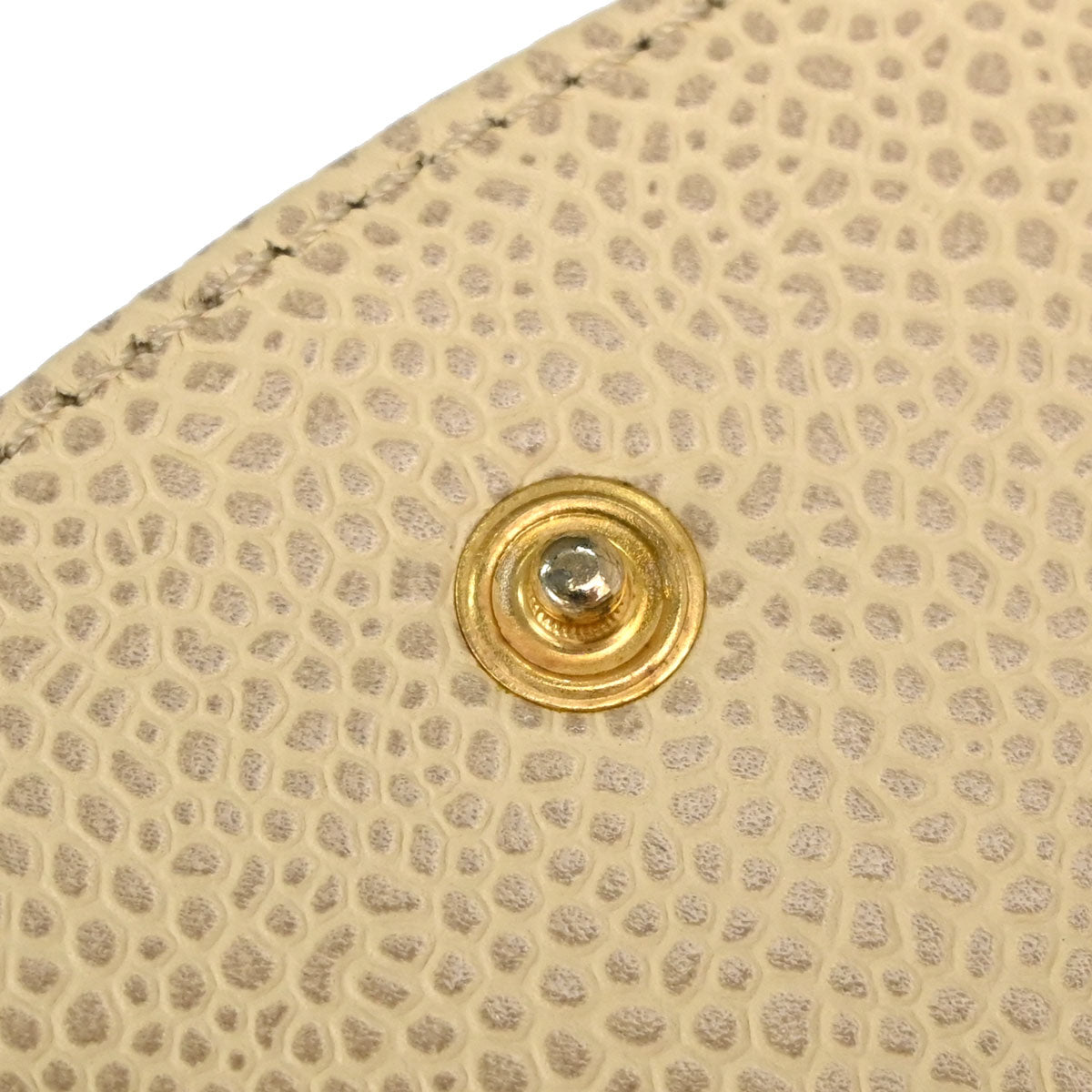 Chanel Light Beige Caviar Skin Cigarette Case Small Good