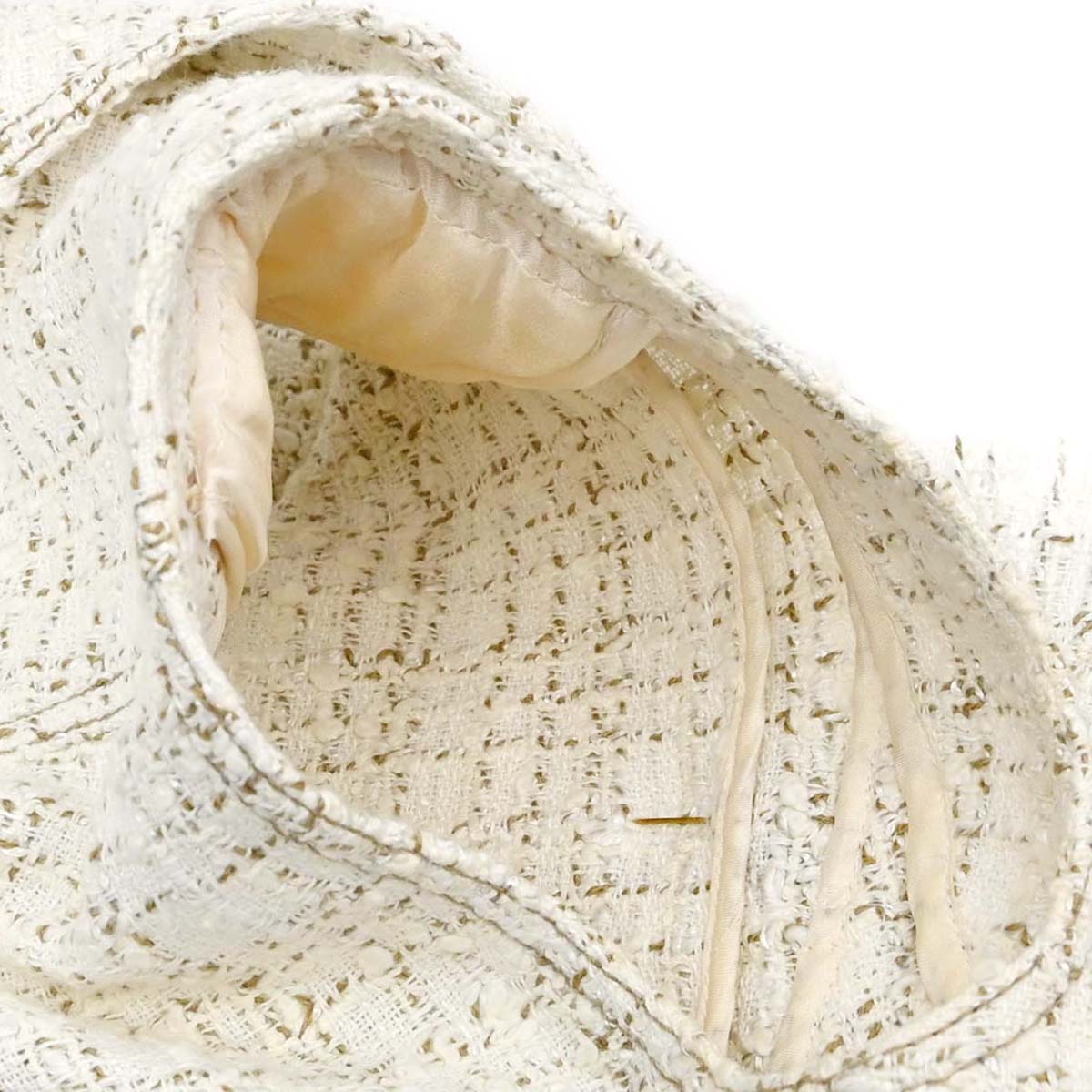 Chanel 2001 Setup Vest Skirt White #38