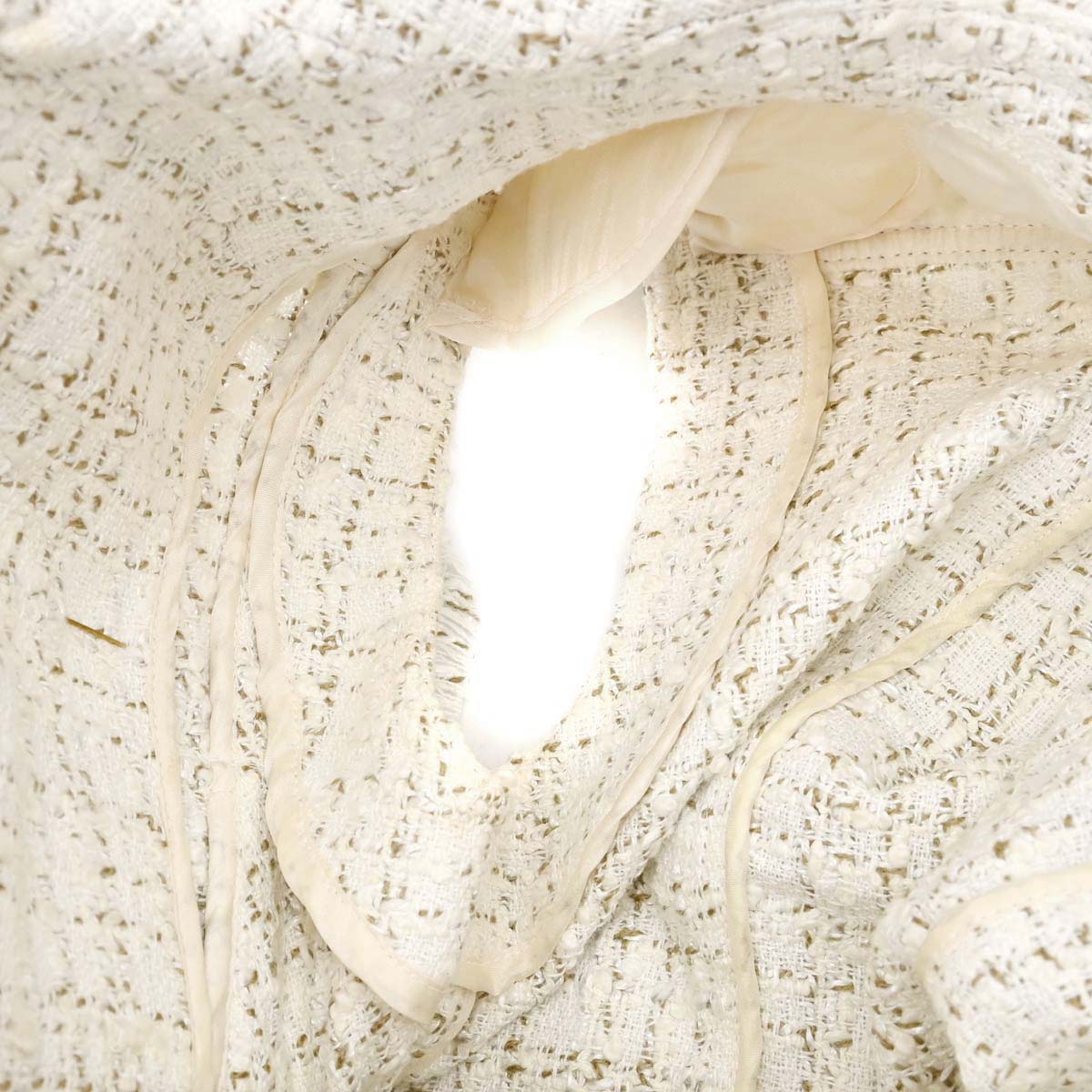 Chanel 2001 Setup Vest Skirt White #38