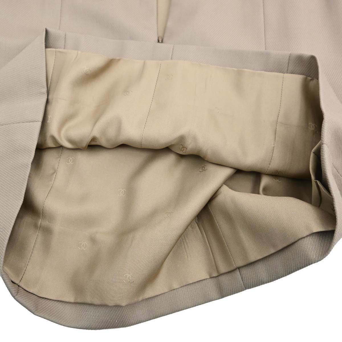Chanel 1996 Setup Suit Jacket Skirt Beige #34