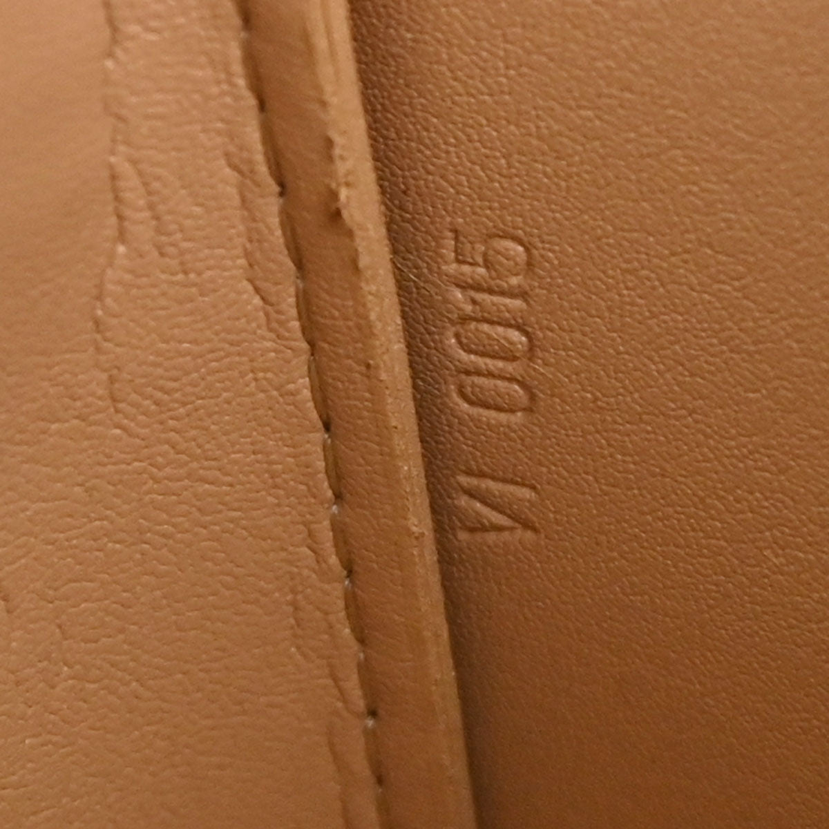 Louis Vuitton Beige Monogram Vernis Lexington Pouch Handbag M91343