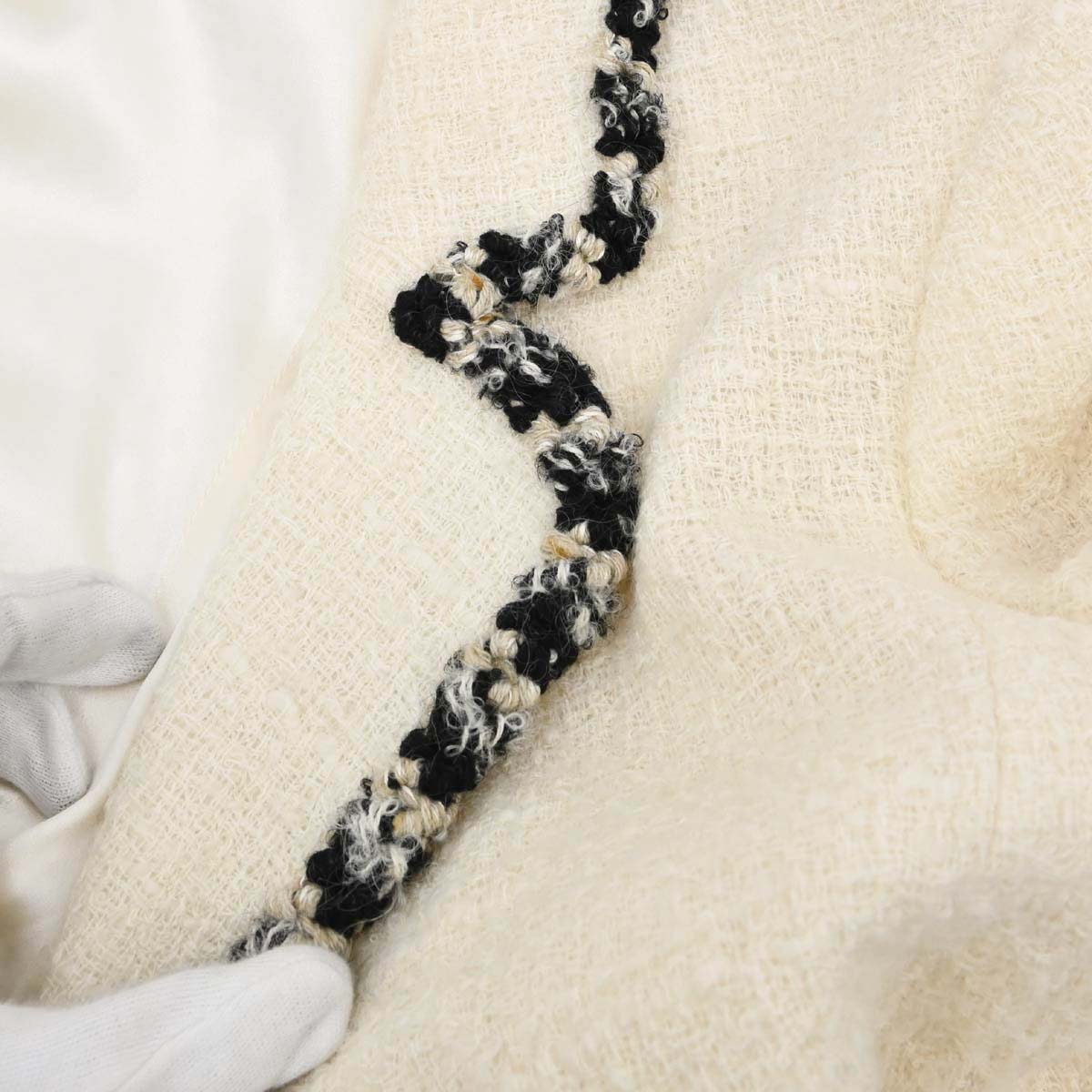Chanel 2006 Single Breasted Tweed Jacket Ivory #42