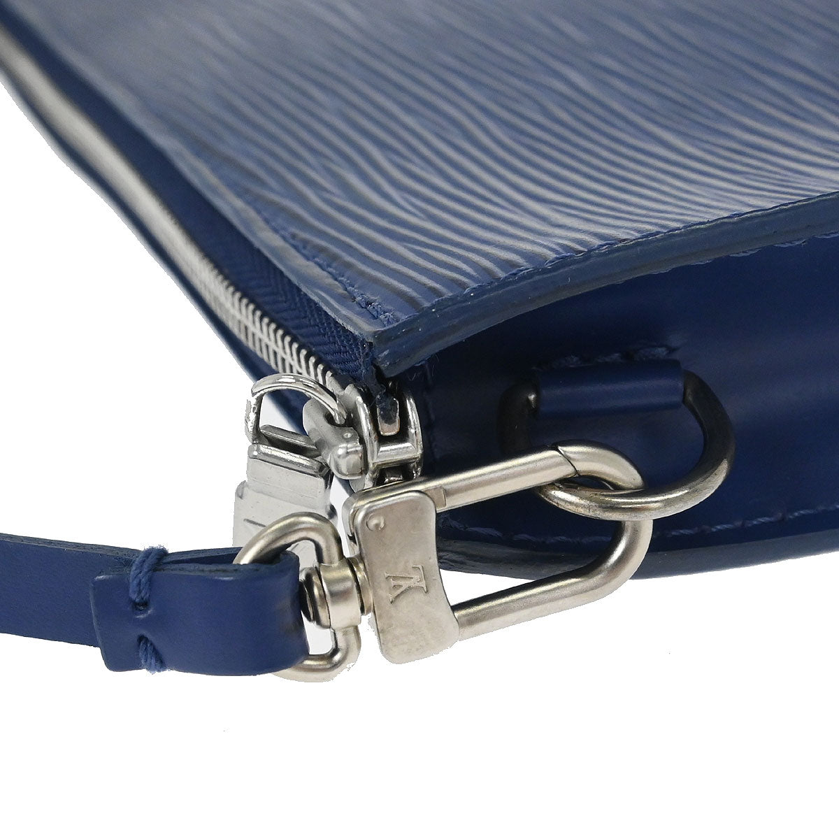 Louis Vuitton Blue Epi Pochette Accessoires 24 Handbag M5294G