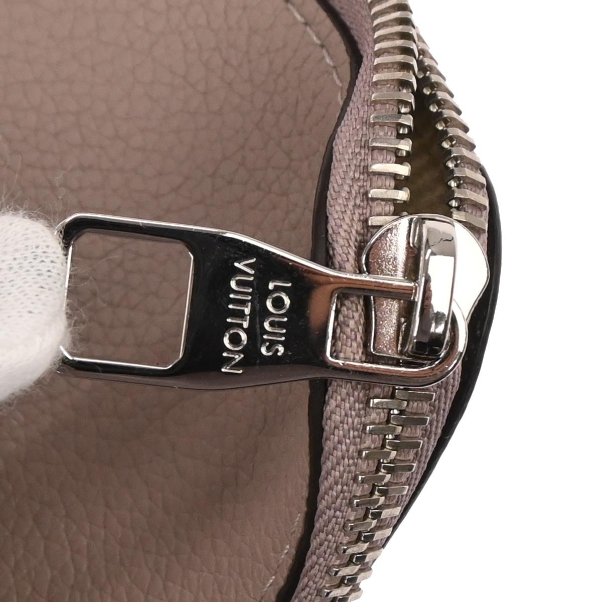 Louis Vuitton 2017 Gray Pochette Jules PM Clutch Bag R99760