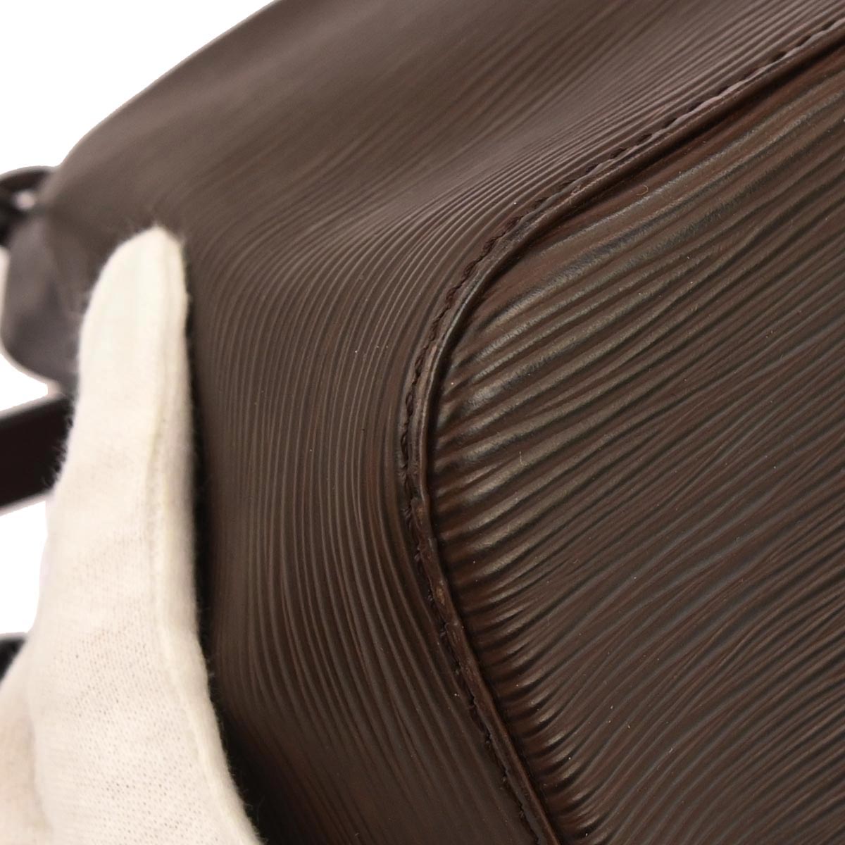 Louis Vuitton 2002 Dark Brown Epi Petite Noe Shoulder Bag M5901D