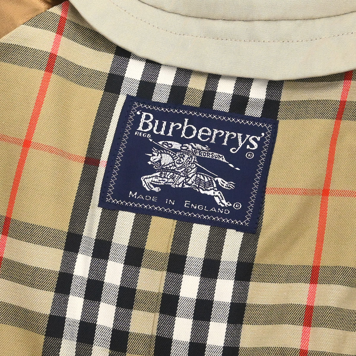 Burberrys Trench Coat Beige