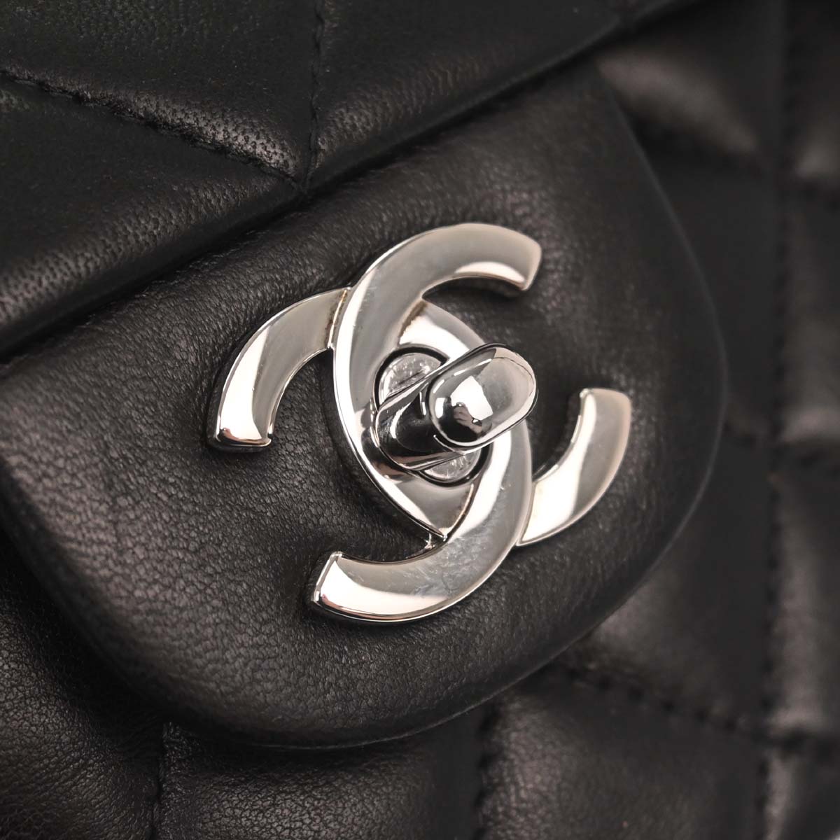 Chanel 2000-2002 Black Lambskin Small Classic Double Flap Shoulder Bag