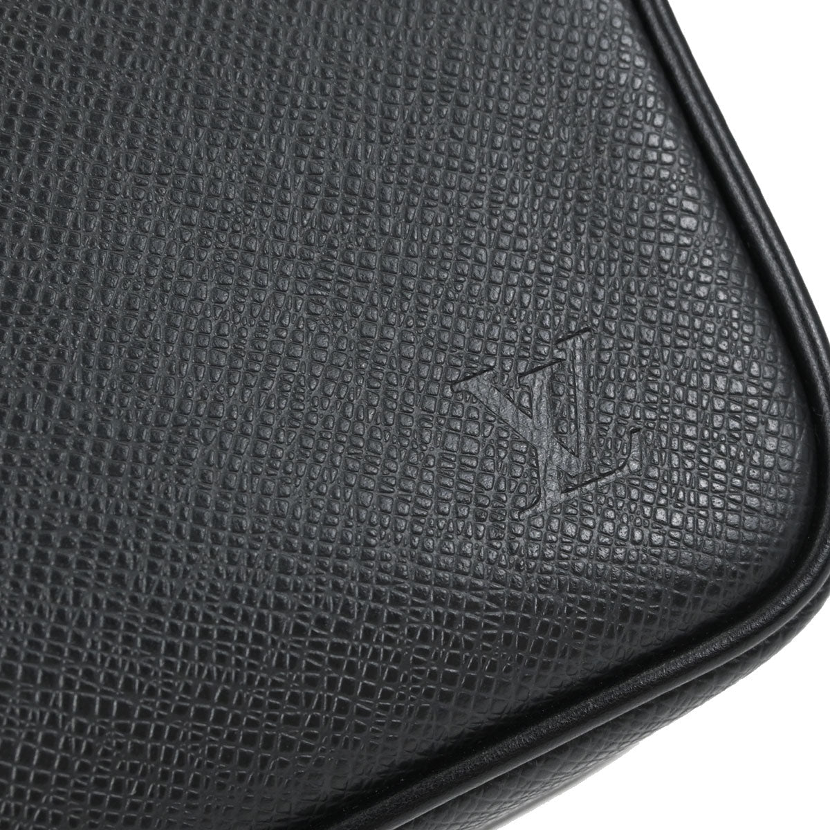 Louis Vuitton Black Taiga Calga Clutch Bag M30812