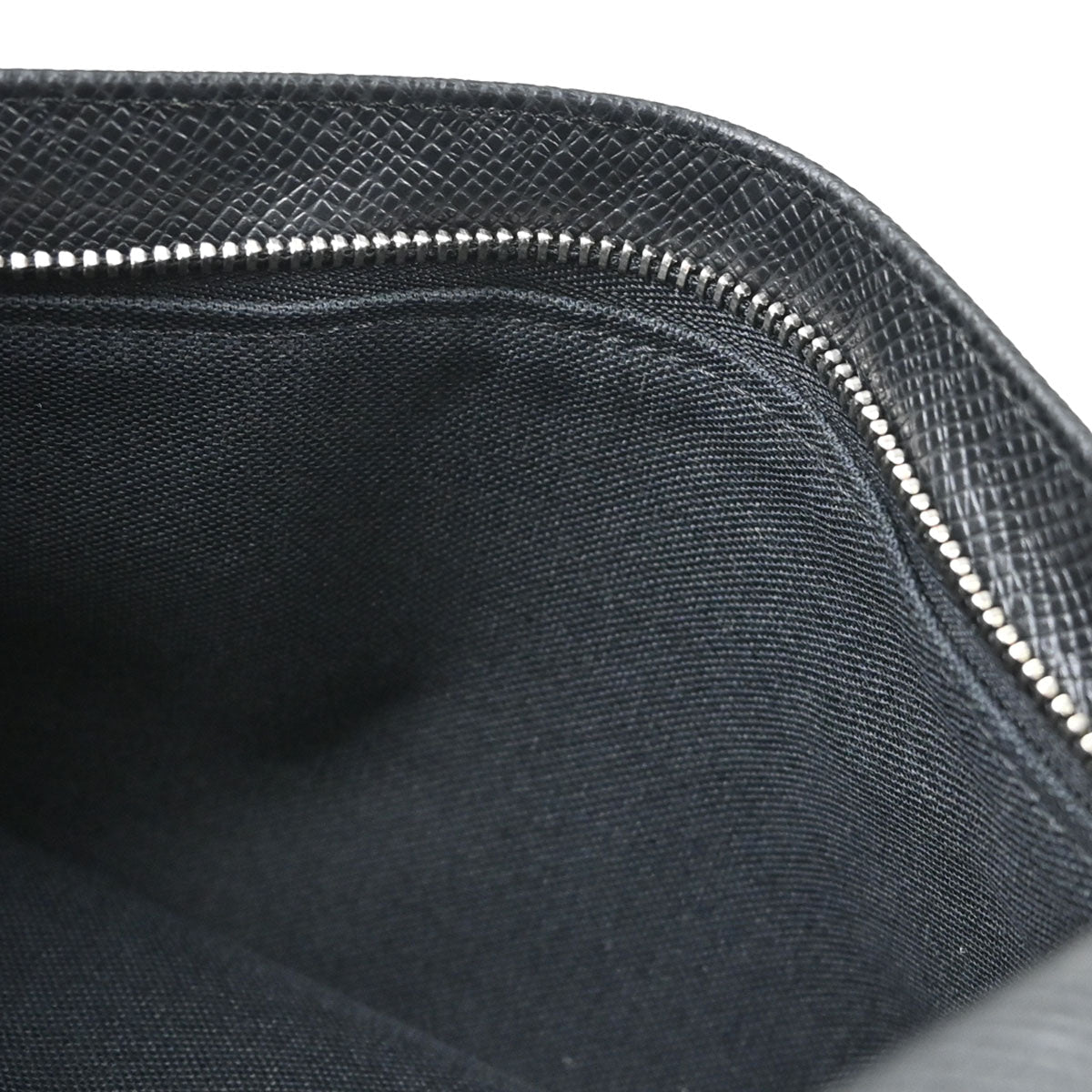 Louis Vuitton Black Taiga Calga Clutch Bag M30812