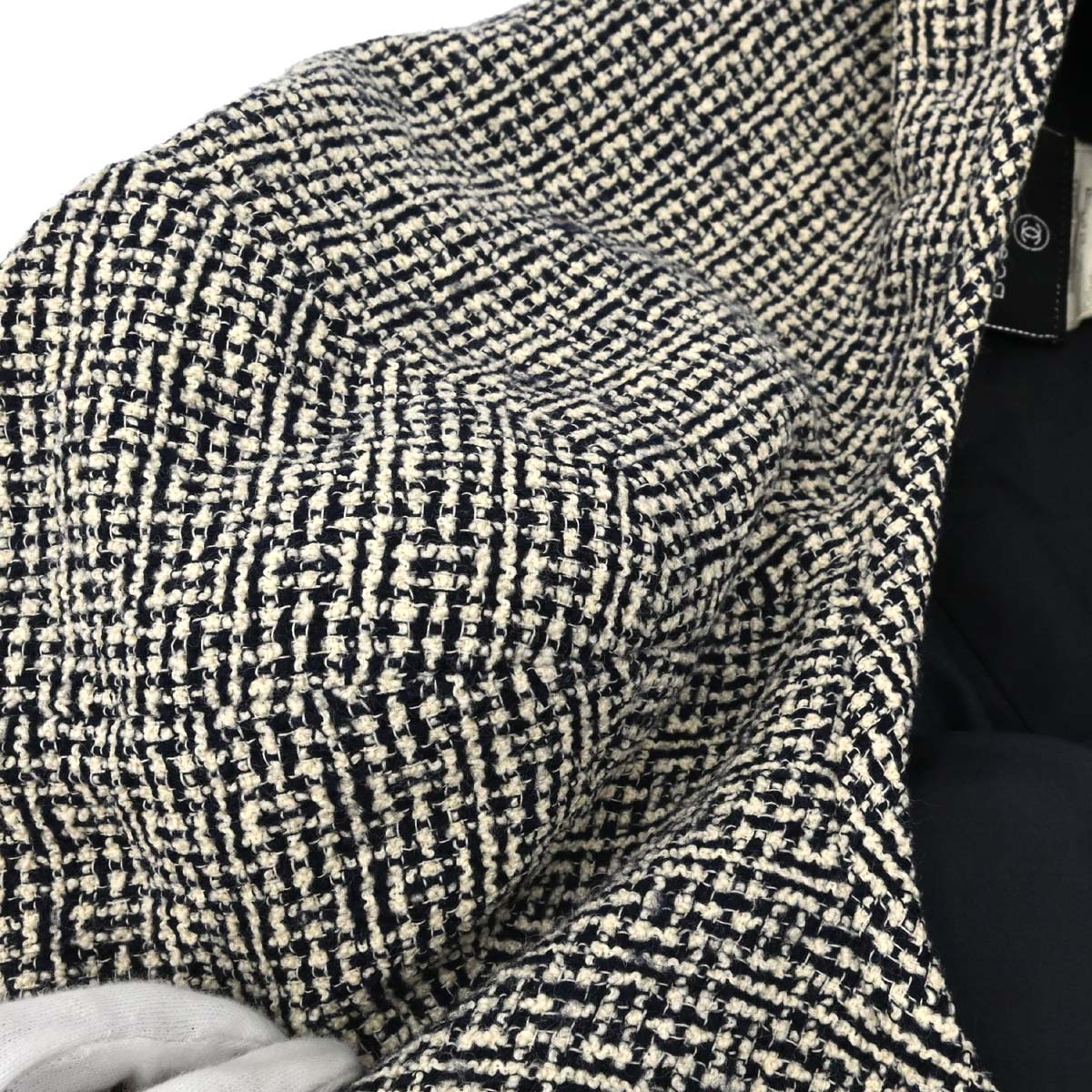 Chanel Collarless Jacket Tweed Black Ivory #36