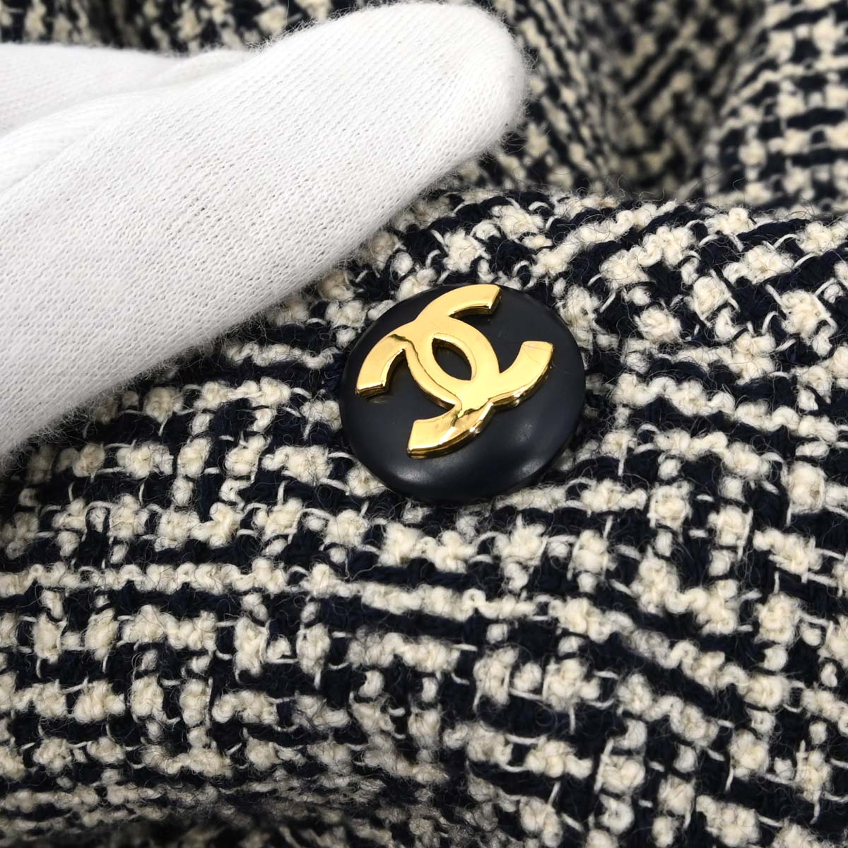 Chanel Collarless Jacket Tweed Black Ivory #36