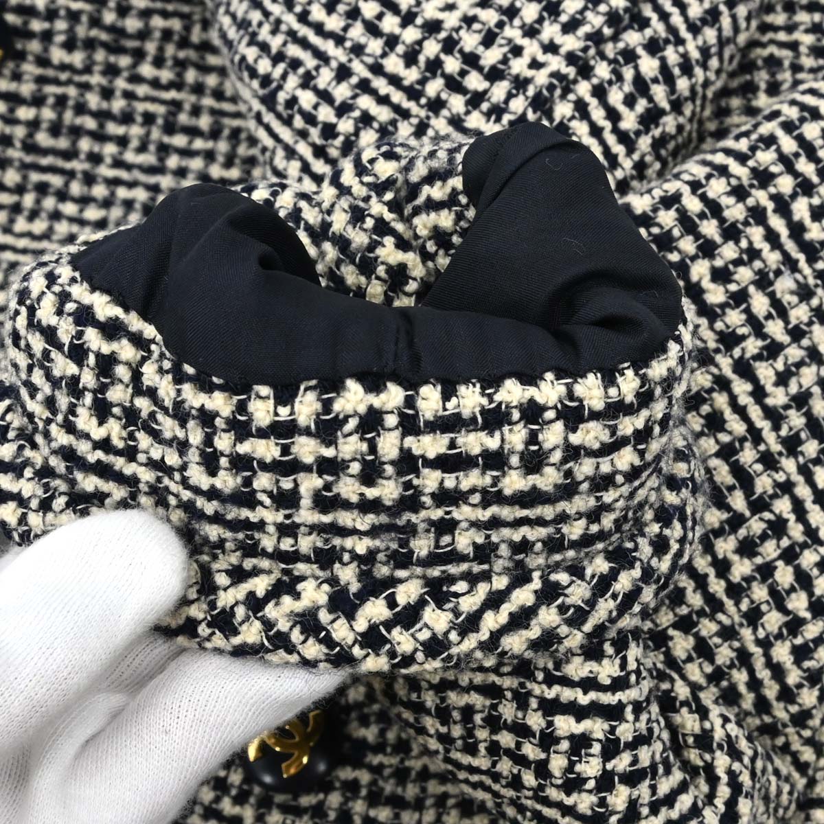 Chanel Collarless Jacket Tweed Black Ivory #36