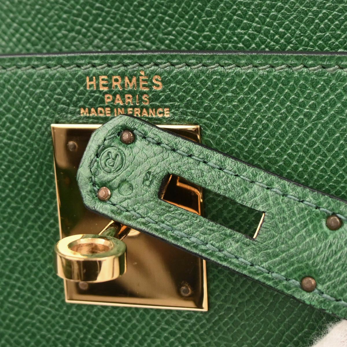 Hermes Green Courchevel Kelly 28 Retourne Handbag