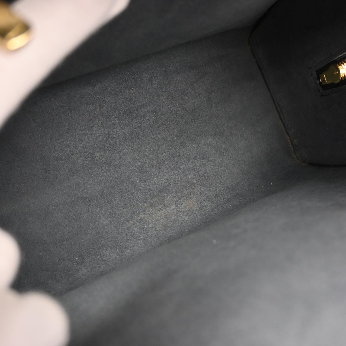 Louis Vuitton 2003 Black Epi Pont Neuf Handbag M52052