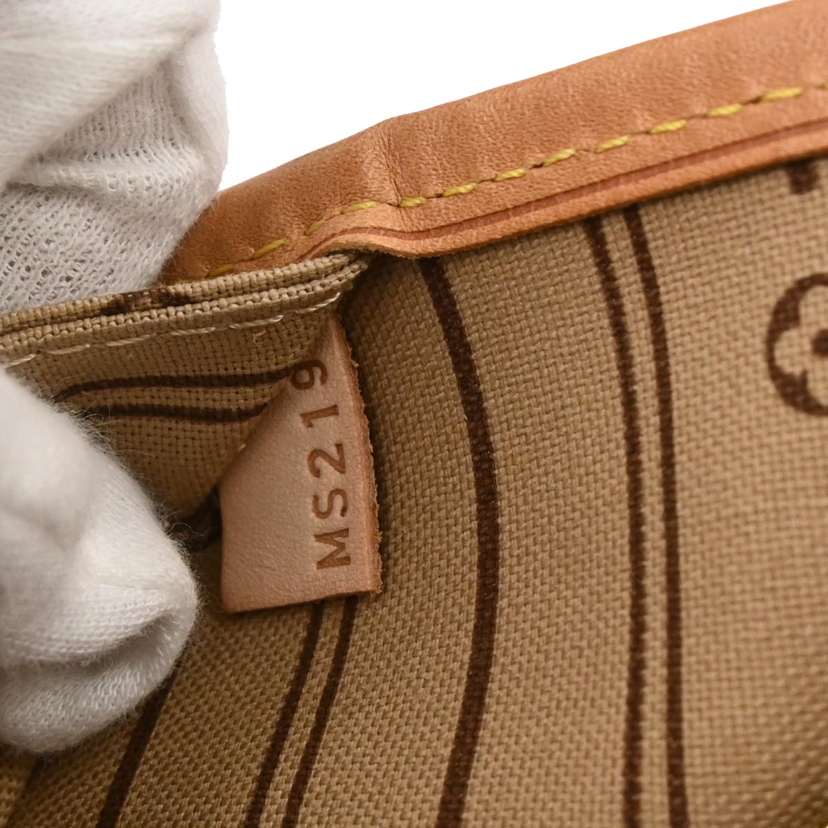 Louis Vuitton Monogram Neverfull MM Shoulder Tote Bag M40156