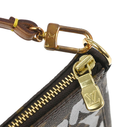 Louis Vuitton White Graffiti Pochette Accessoires Handbag M92192