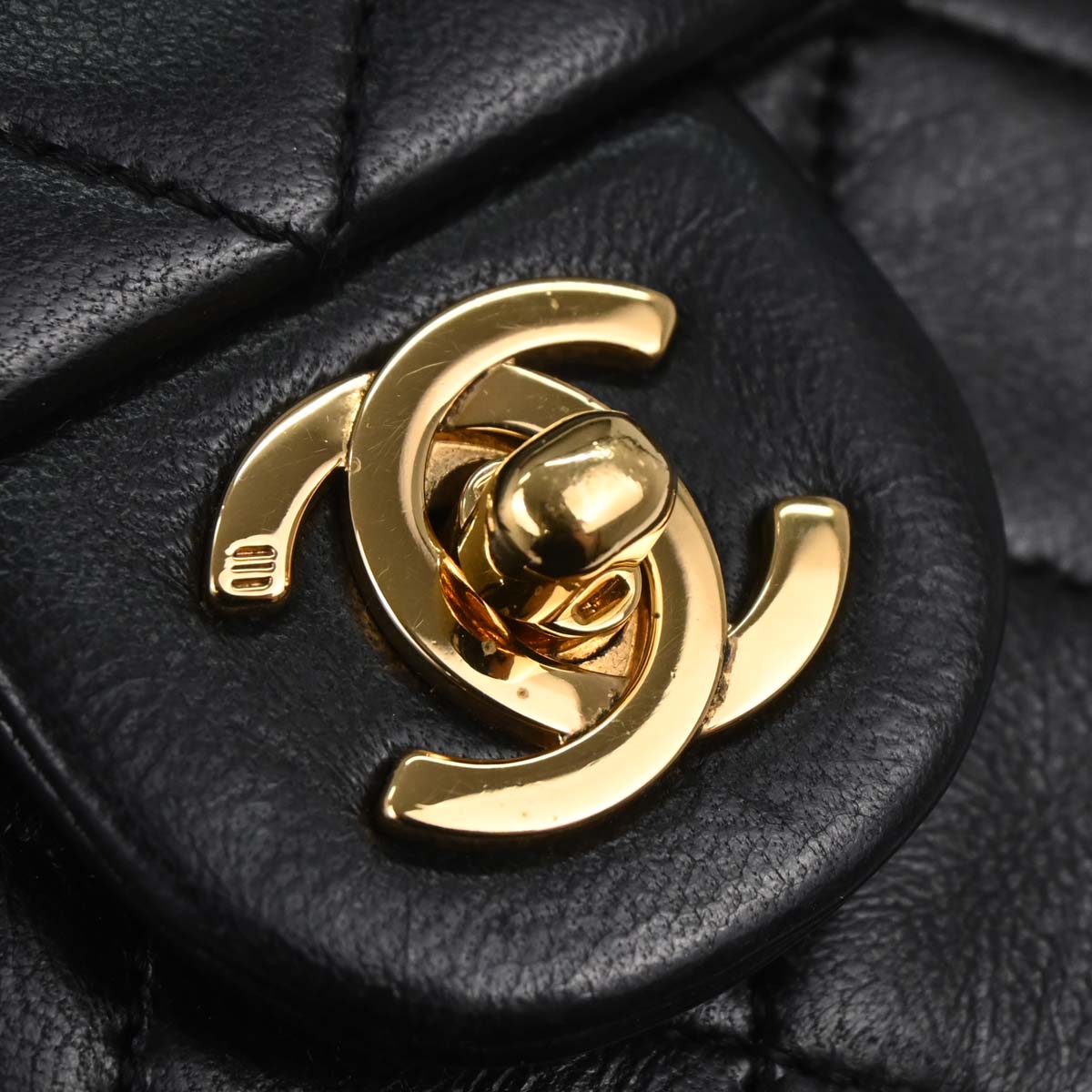 Chanel 1989-1991 Black Lambskin Classic Square Flap Shoulder Bag 20