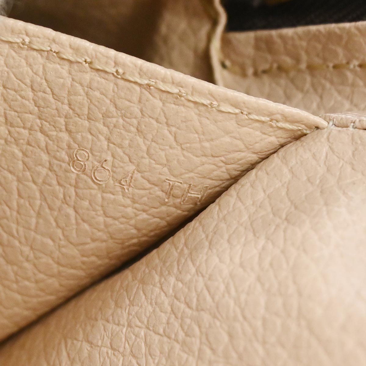 Louis Vuitton Monogram Trousse Toilette 18 Pouch Clutch Bag M47526