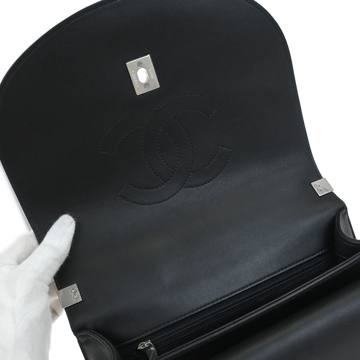 Chanel 2018 Black Calfskin Coco Eyelets Round Flap Shoulder Bag