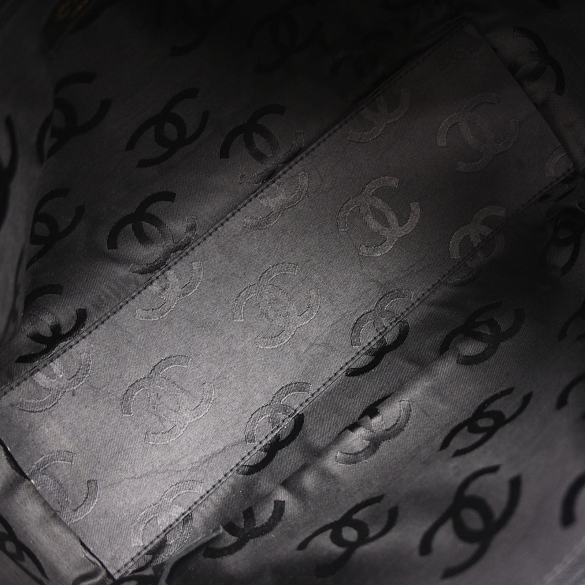 Chanel 2003-2004 Black Calfskin Chain Handbag