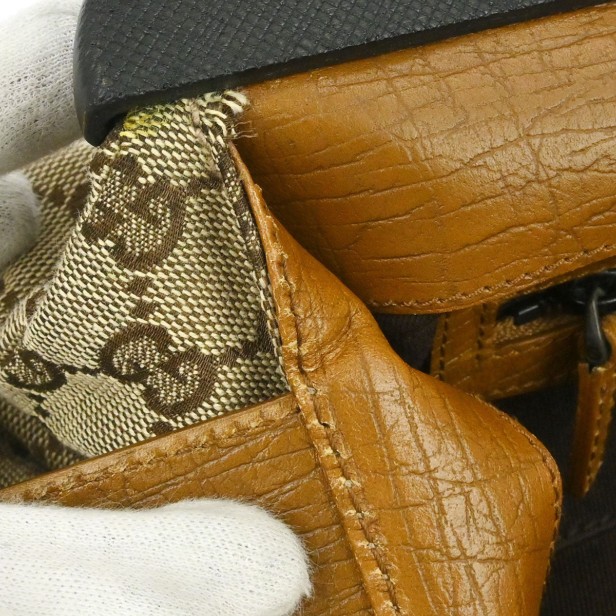 Gucci Beige Canvas GG Wood Handle Handbag