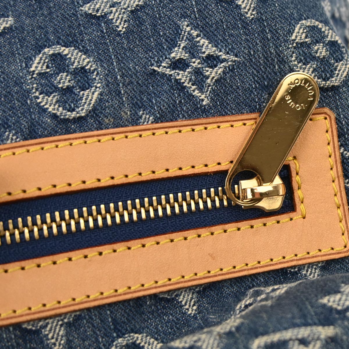 Louis Vuitton 2005 Blue Monogram Denim Baggy GM Hobo Shoulder Bag M95048