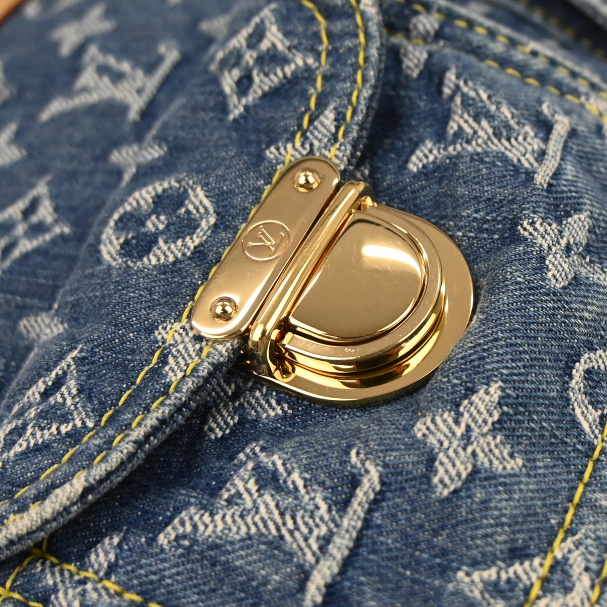 Louis Vuitton 2005 Blue Monogram Denim Baggy GM Hobo Shoulder Bag M95048