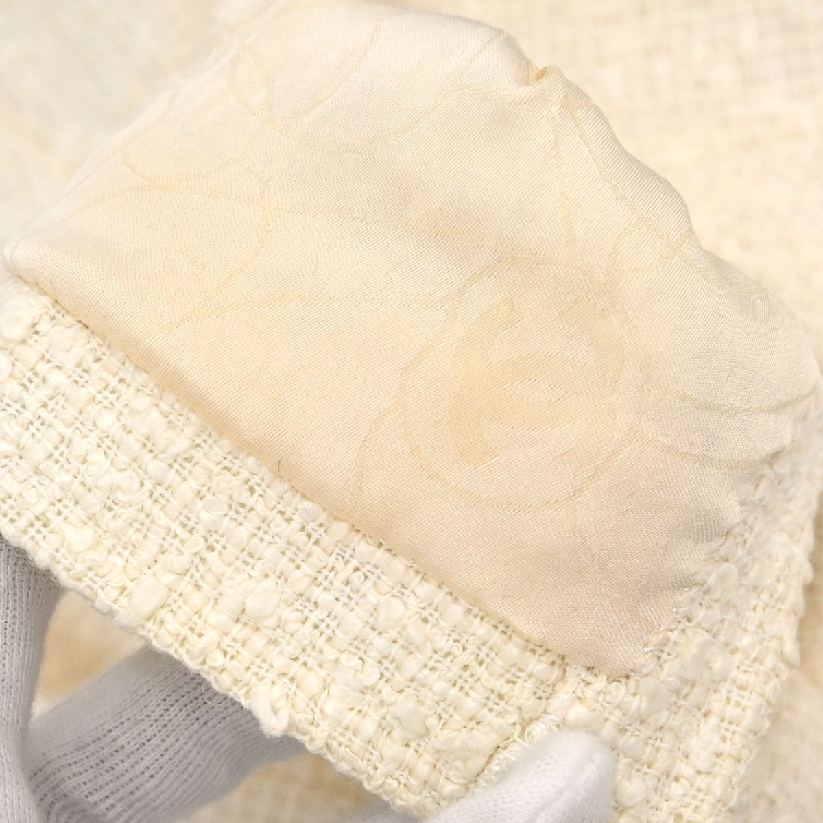 Chanel 2004 Collarless Tweed Jacket Ivory #38