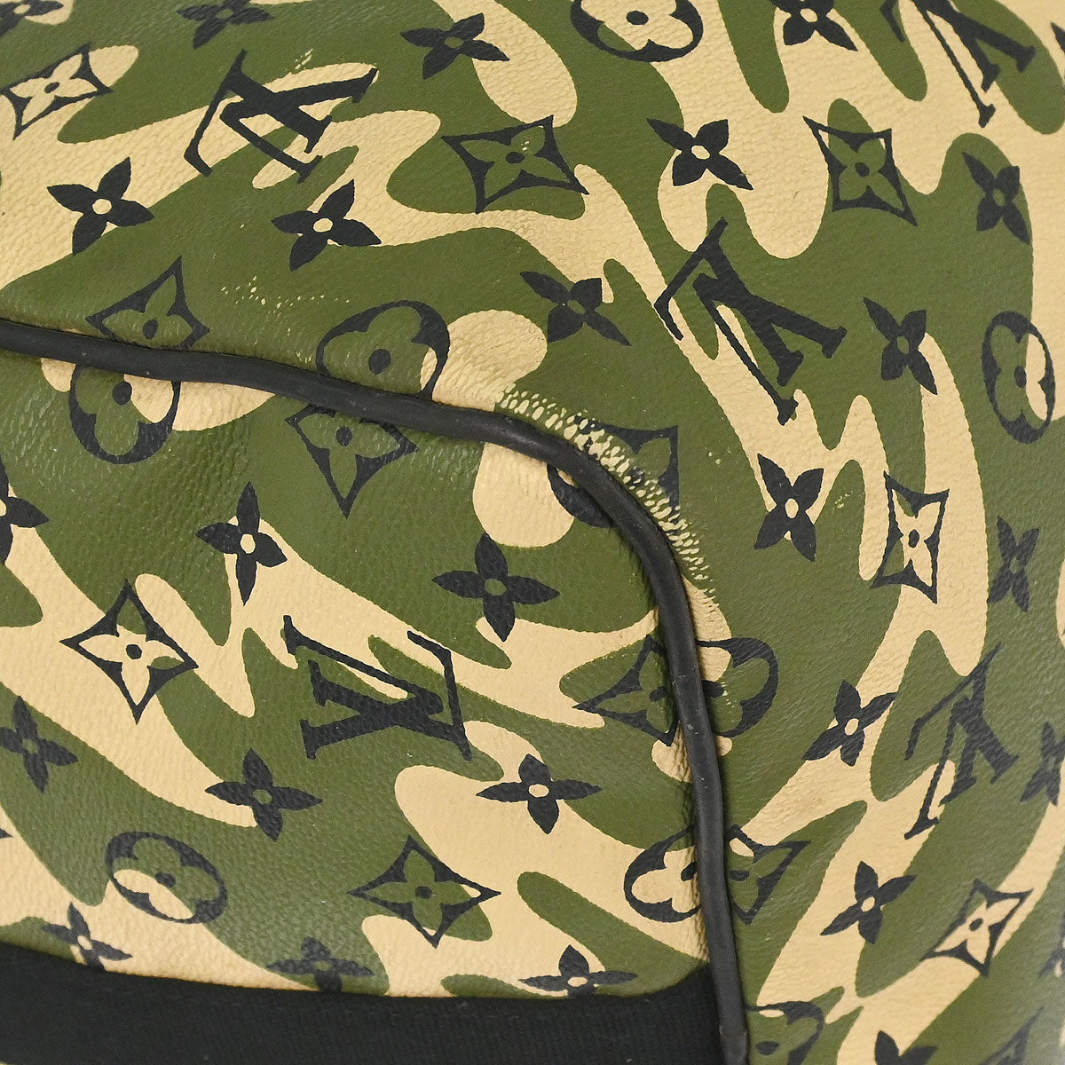 Louis Vuitton Monogramouflage Keepall Bandouliere 55 M95774