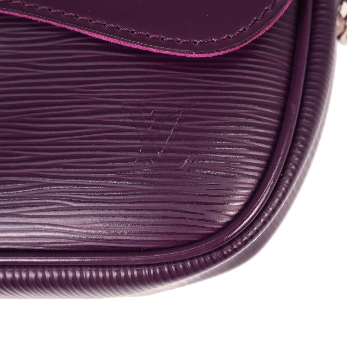 Louis Vuitton Purple Epi Pochette Montaigne Handbag M5929K