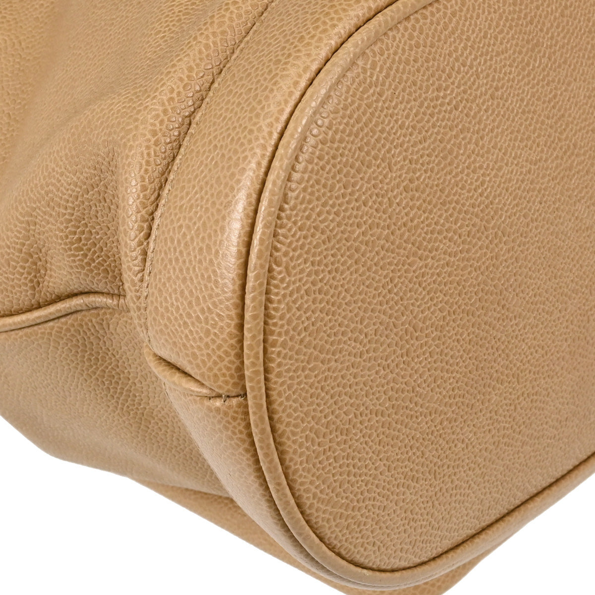Chanel 1994-1996 Beige Caviar Skin Drawstring Shoulder Bag