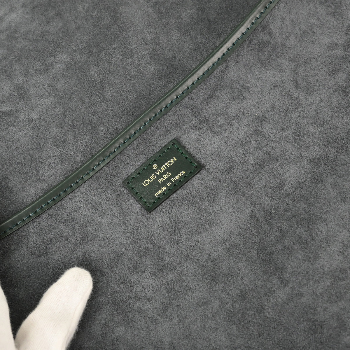 Louis Vuitton Green Taiga Helanga 1 Poche Travel Handbag M30104