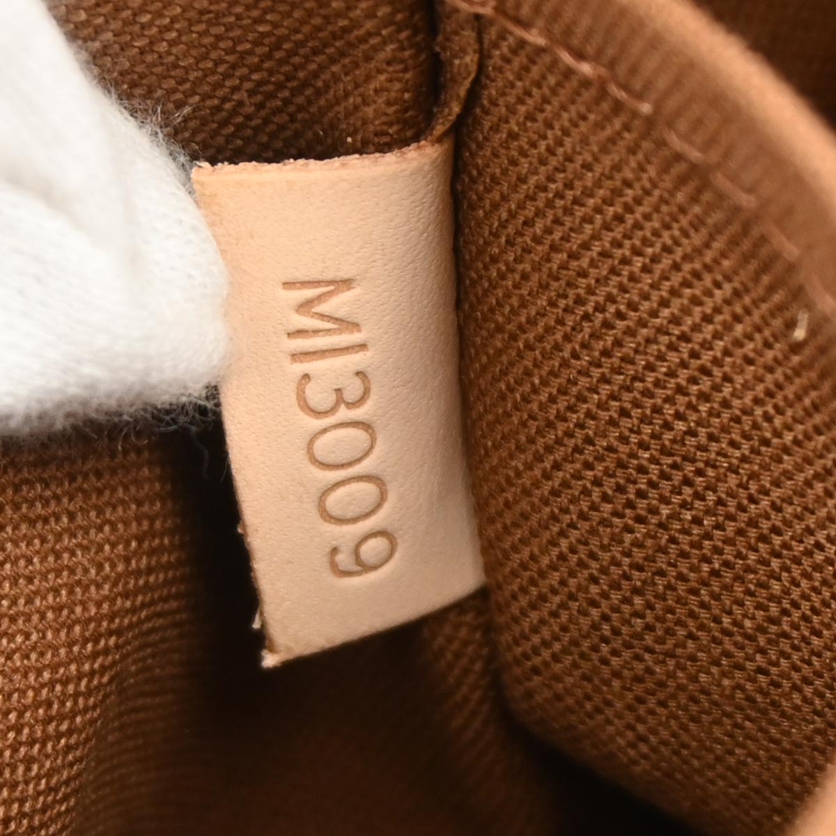 Louis Vuitton 2009 Monogram Thames PM Hobo Handbag M56384