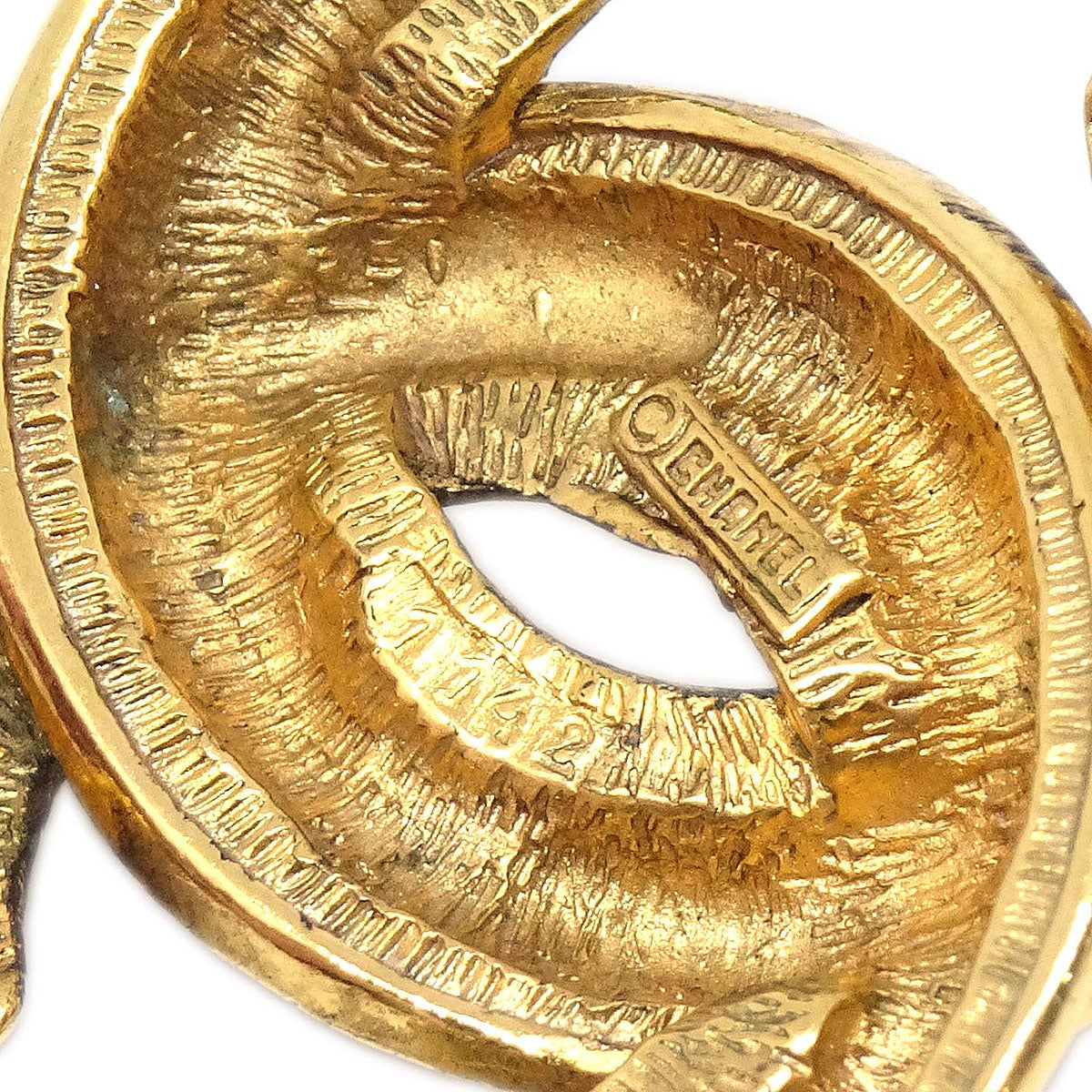 Chanel Quilted CC Brooch Pin Medium Gold 1142