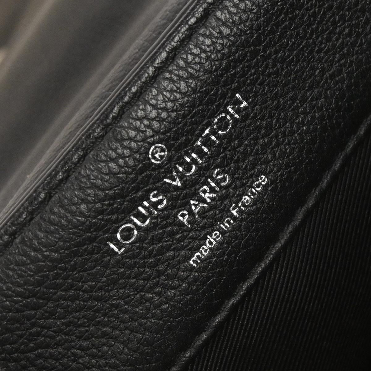 Louis Vuitton 2015 Black Cartable Lockme II 2way Shoulder Handbag M50250