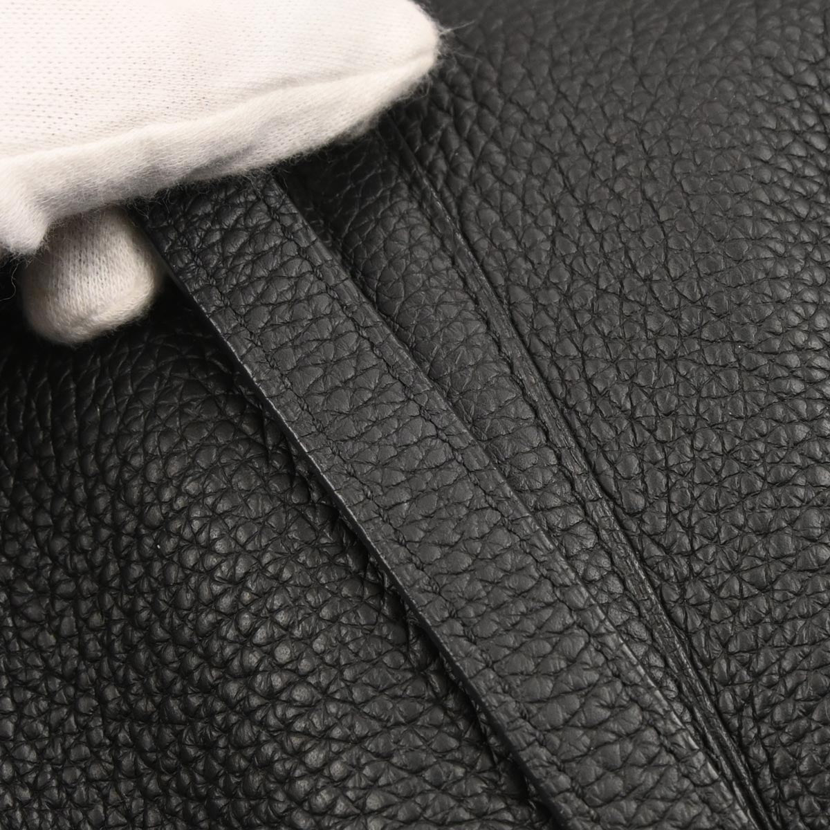 Hermes Black Taurillon Clemence Picotin Lock 22 MM Handbag