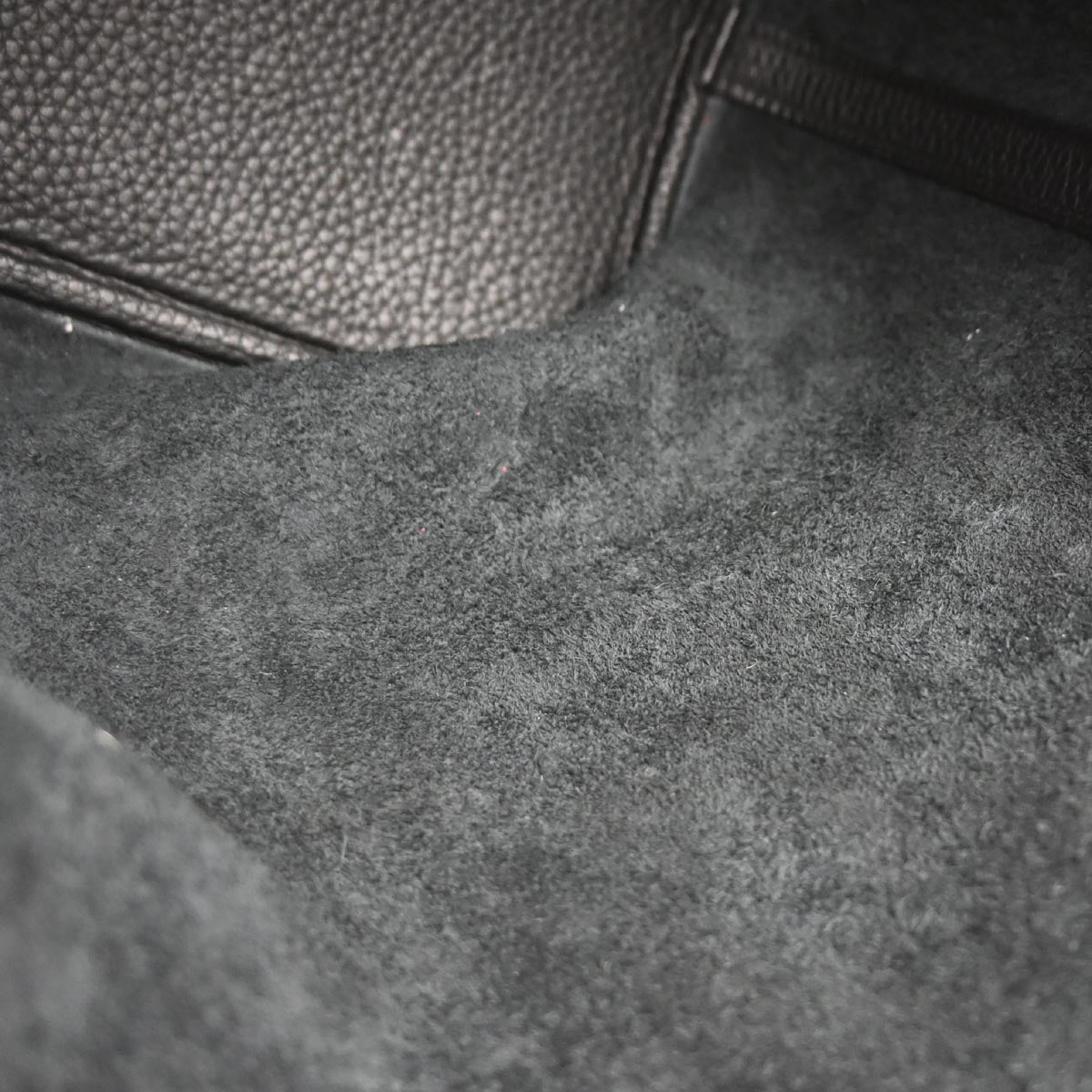 Hermes Black Taurillon Clemence Picotin Lock 22 MM Handbag