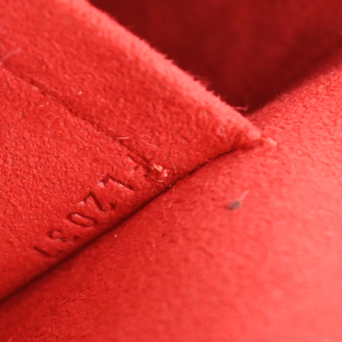 Louis Vuitton Damier Ravello PM Handbag N60007