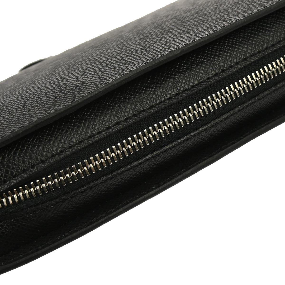 Louis Vuitton Black Taiga Baikal Clutch Handbag M30182