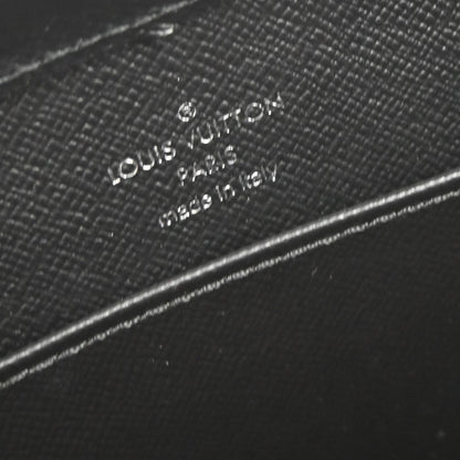 Louis Vuitton Black Taiga Baikal Clutch Handbag M30182