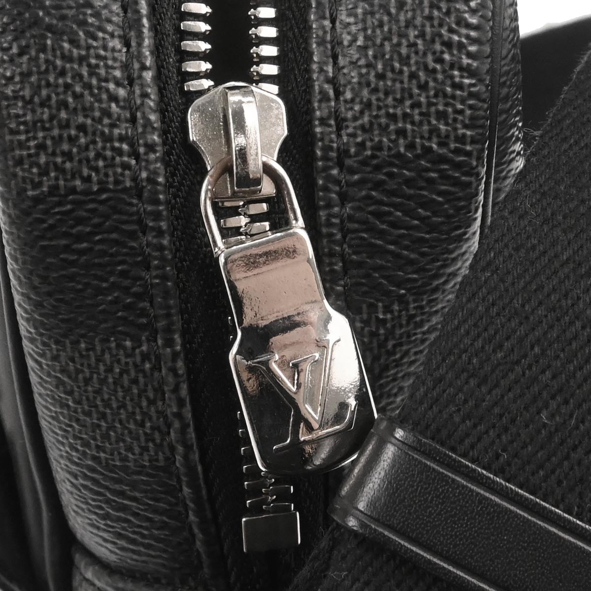 Louis Vuitton 2018 Damier Graphite Dayton PM Shoulder Bag N41408