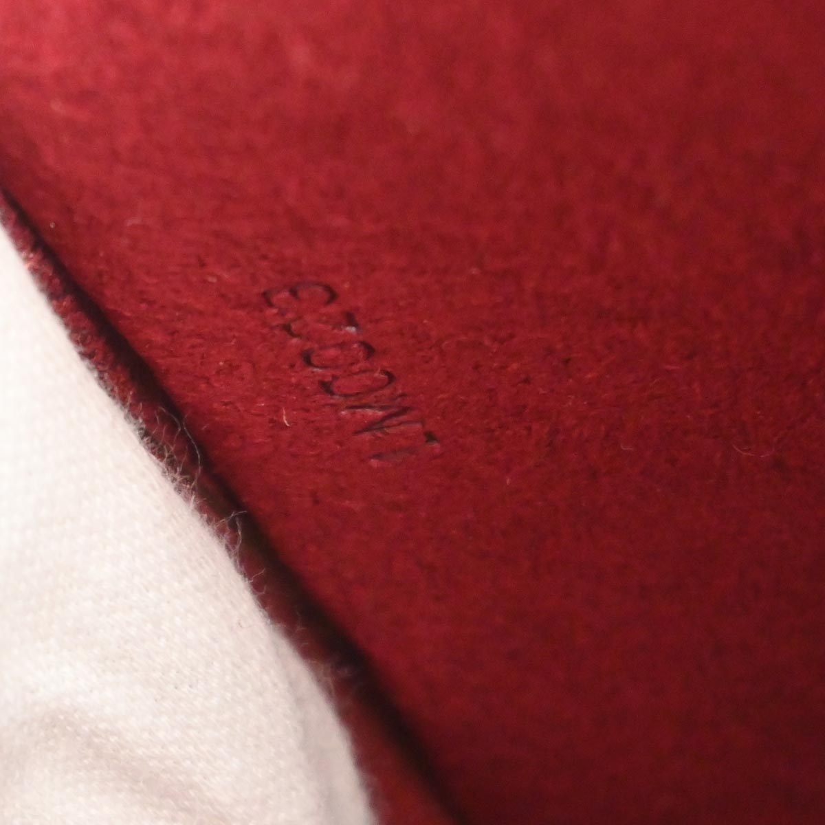 Louis Vuitton 2003 White Eye Love Monogram Sac Gigantic Handbag M92057