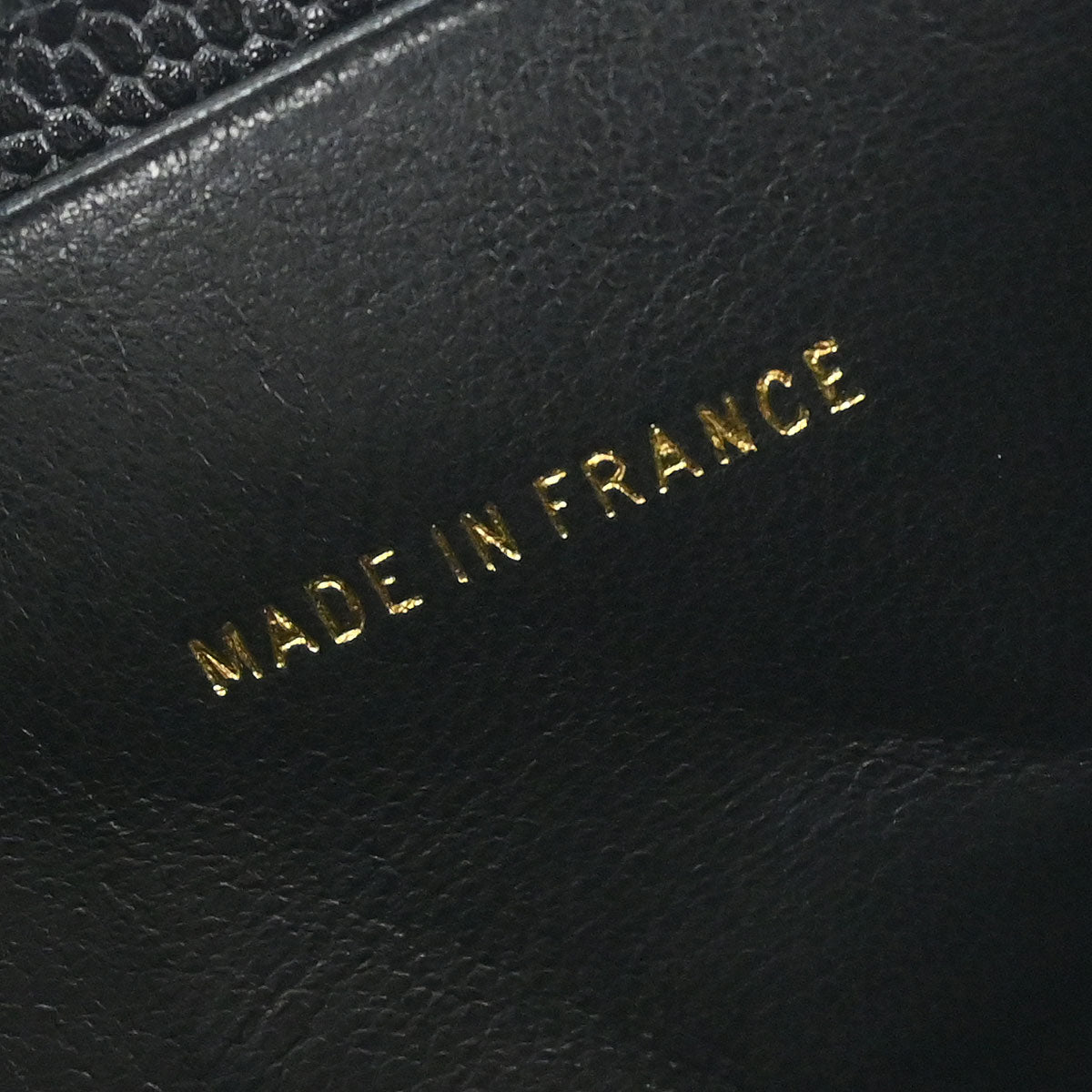 Chanel 1997-1999 Black Caviar Skin Bifold Wallet Purse